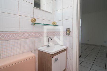 Banheiro de apartamento para alugar com 2 quartos, 50m² em Baeta Neves, São Bernardo do Campo