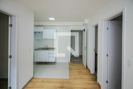 Sala  / Cozinha de apartamento para alugar com 2 quartos, 39m² em Vila Butantã, São Paulo