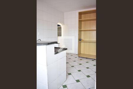 Casa para alugar com 282m², 4 quartos e 2 vagasCozinha 1