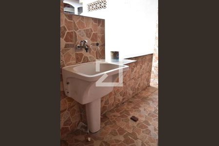 Casa para alugar com 282m², 4 quartos e 2 vagasÁrea de Serviço