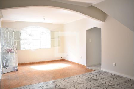 Sala de casa para alugar com 4 quartos, 282m² em Guaratiba, Rio de Janeiro