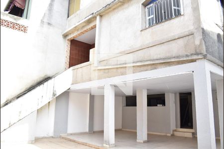 Casa para alugar com 282m², 4 quartos e 2 vagasDetalhe dos Fundos