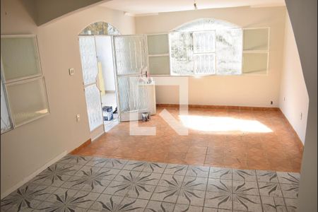 Sala de casa para alugar com 4 quartos, 282m² em Guaratiba, Rio de Janeiro