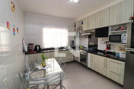 Casa à venda com 172m², 3 quartos e 2 vagasCozinha