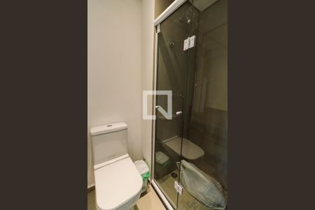 Banheiro de kitnet/studio para alugar com 1 quarto, 25m² em Perdizes, São Paulo