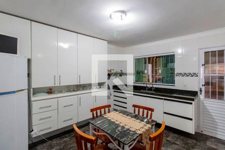 Casa para alugar com 152m², 3 quartos e 2 vagasCozinha