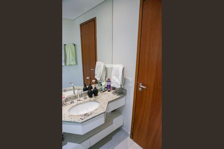 Apartamento à venda com 169m², 2 quartos e 3 vagasBanheiro da Suíte 2