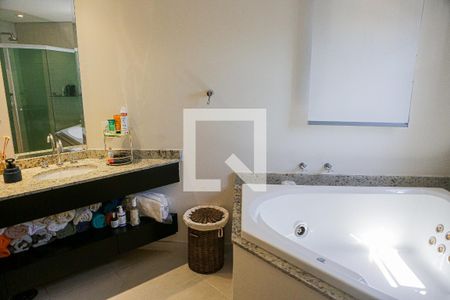 Apartamento à venda com 169m², 2 quartos e 3 vagasBanheiro da Suíte 1