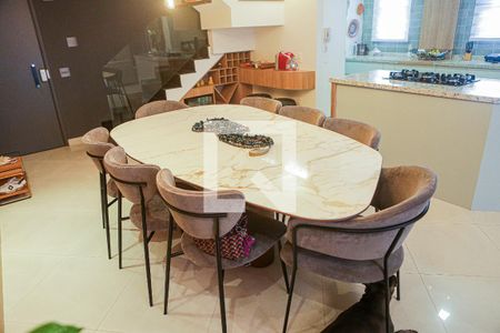 Apartamento à venda com 169m², 2 quartos e 3 vagasMesa de Jantar