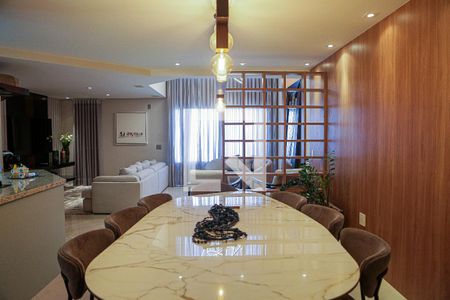 Apartamento à venda com 169m², 2 quartos e 3 vagasDestalhe da cortina