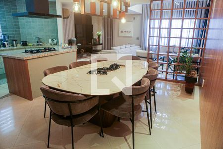 Apartamento à venda com 169m², 2 quartos e 3 vagasMesa de Jantar