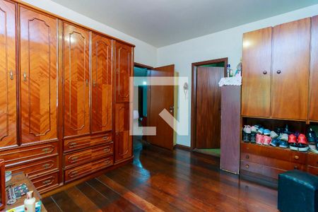 Casa para alugar com 480m², 4 quartos e 8 vagasSuíte 2