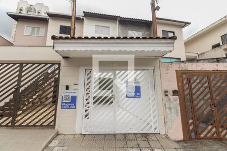 Casa à venda com 140m², 4 quartos e 2 vagasFachada