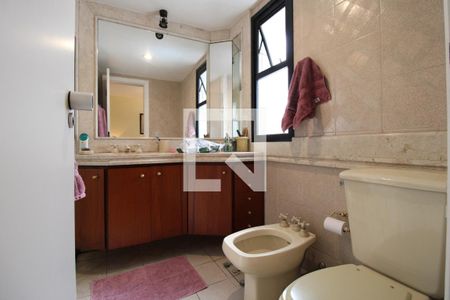 Apartamento à venda com 155m², 4 quartos e 3 vagasBanheiro da suíte 1 