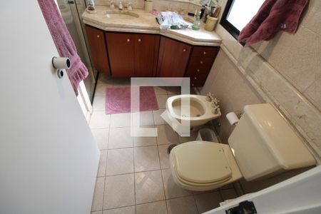 Apartamento à venda com 155m², 4 quartos e 3 vagasBanheiro da suíte 1