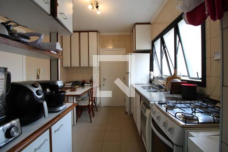 Apartamento à venda com 155m², 4 quartos e 3 vagasCozinha