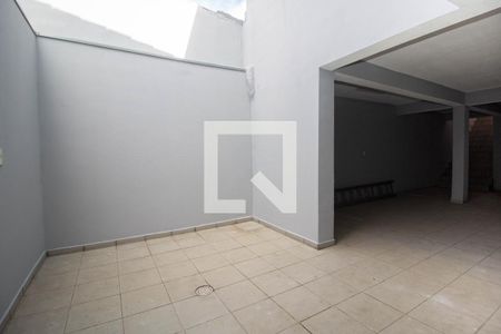 Casa à venda com 265m², 3 quartos e 6 vagasQuintal