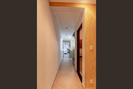 Corredor de casa para alugar com 3 quartos, 224m² em Vila Pires, Santo André