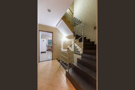 Escada Dormitórios de casa à venda com 3 quartos, 224m² em Vila Pires, Santo André