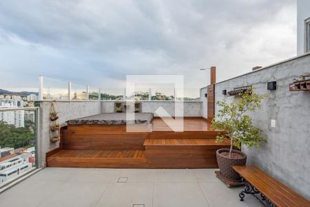 Apartamento à venda com 114m², 2 quartos e 3 vagasVaranda da Sala 2