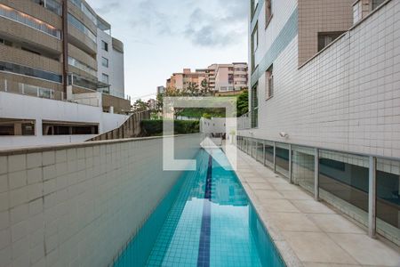 Apartamento à venda com 114m², 2 quartos e 3 vagasPiscina