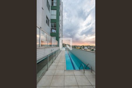 Apartamento à venda com 114m², 2 quartos e 3 vagasPiscina