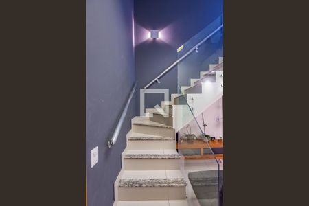 Apartamento à venda com 114m², 2 quartos e 3 vagasEscada