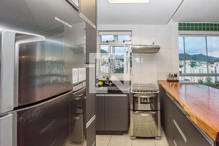 Apartamento à venda com 114m², 2 quartos e 3 vagasCozinha