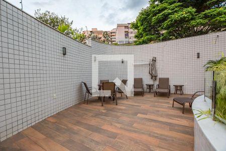 Apartamento à venda com 114m², 2 quartos e 3 vagasPiscina