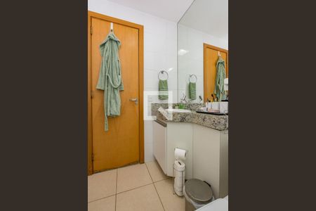 Apartamento à venda com 114m², 2 quartos e 3 vagasBanheiro Social