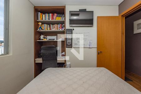 Apartamento à venda com 114m², 2 quartos e 3 vagasQuarto 2