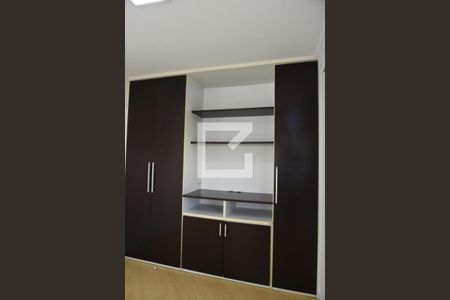 Apartamento para alugar com 82m², 3 quartos e 2 vagasQuarto 2 - Armários