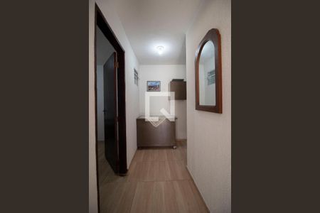 Corredor de casa para alugar com 2 quartos, 110m² em Parque das Laranjeiras, Goiânia