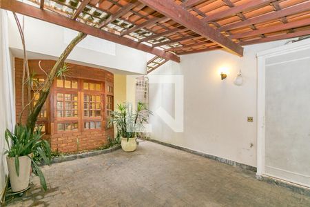 Casa à venda com 150m², 3 quartos e 2 vagas Casa à venda com 150m², 3 quartos e 2 vagasGaragem