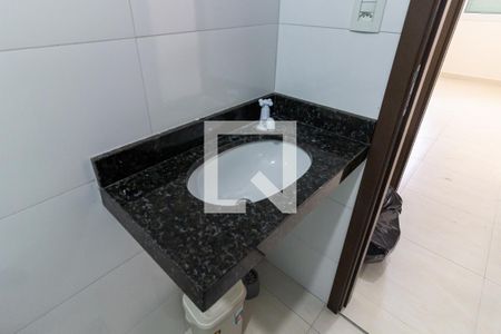 Apartamento para alugar com 95m², 2 quartos e 2 vagasDetalhe do banheiro social