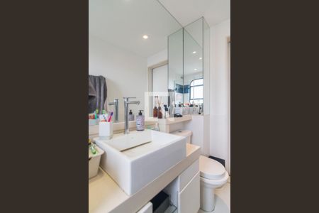 Apartamento à venda com 200m², 3 quartos e 4 vagasBanheiro da Suite 1