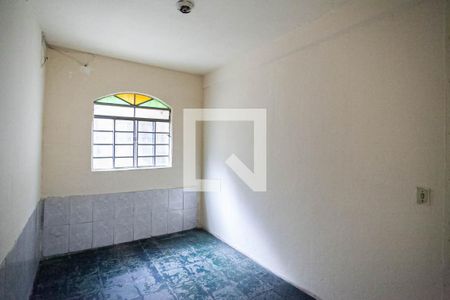Quarto de casa para alugar com 1 quarto, 45m² em Tupi B , Belo Horizonte