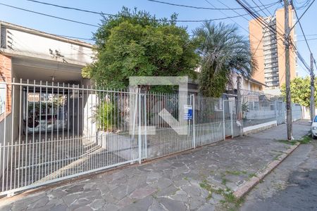 Casa à venda com 250m², 4 quartos e 3 vagasFachada