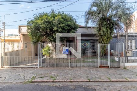 Casa à venda com 250m², 4 quartos e 3 vagasFachada