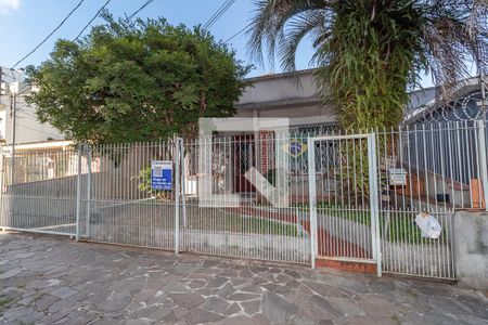 Casa à venda com 250m², 4 quartos e 3 vagasFachada