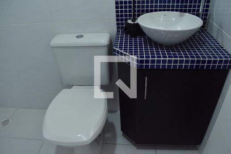 Casa de condomínio para alugar com 144m², 3 quartos e 3 vagasBanheiro 2