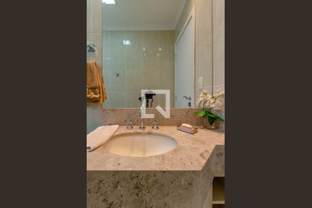 Apartamento à venda com 398m², 4 quartos e 4 vagas Apartamento à venda com 398m², 4 quartos e 4 vagasBanheiro social