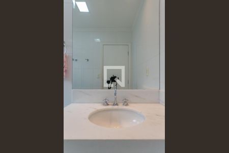 Apartamento à venda com 398m², 4 quartos e 4 vagas Apartamento à venda com 398m², 4 quartos e 4 vagasBanheiro Suíte 2