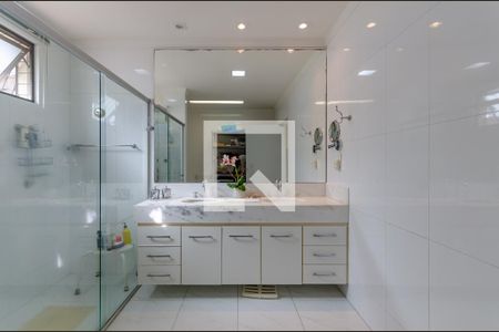 Apartamento à venda com 398m², 4 quartos e 4 vagas Apartamento à venda com 398m², 4 quartos e 4 vagasBanheiro Suíte 1