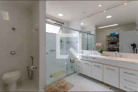 Apartamento à venda com 398m², 4 quartos e 4 vagas Apartamento à venda com 398m², 4 quartos e 4 vagasBanheiro Suíte 1