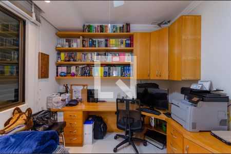 Apartamento à venda com 398m², 4 quartos e 4 vagas Apartamento à venda com 398m², 4 quartos e 4 vagasQuarto