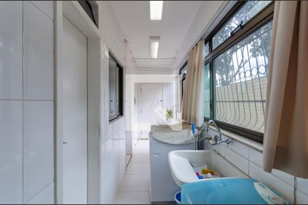 Apartamento à venda com 398m², 4 quartos e 4 vagas Apartamento à venda com 398m², 4 quartos e 4 vagasÁrea de Serviço