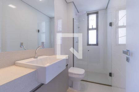 Apartamento à venda com 140m², 3 quartos e 2 vagas Apartamento à venda com 140m², 3 quartos e 2 vagasBanheiro da Suíte