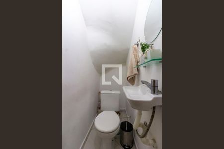 Lavabo de casa de condomínio à venda com 2 quartos, 70m² em Vila Taquari, São Paulo