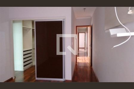Casa à venda com 3 quartos, 232m² em Vila Antonina, São Paulo